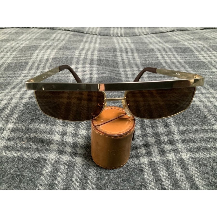 Vintage solglasögon snygg retrodesign i gulmetall med bruna glas fint skick!