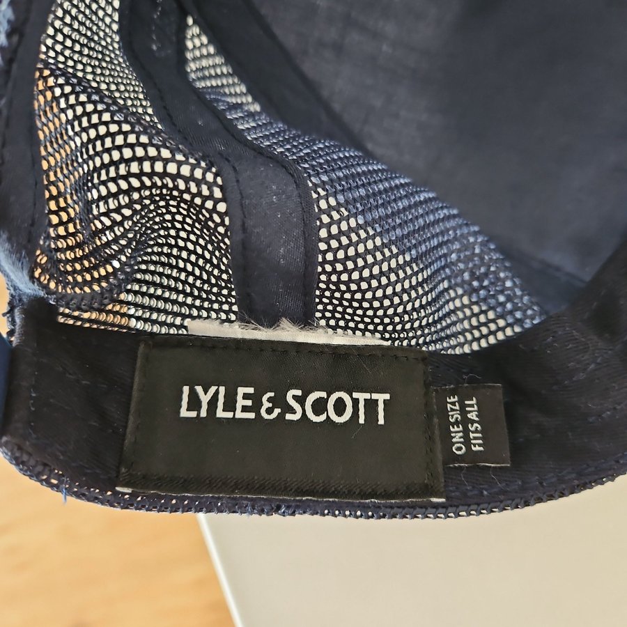 Lyle  SCOTT vit och blå keps storlek ONE SIZE