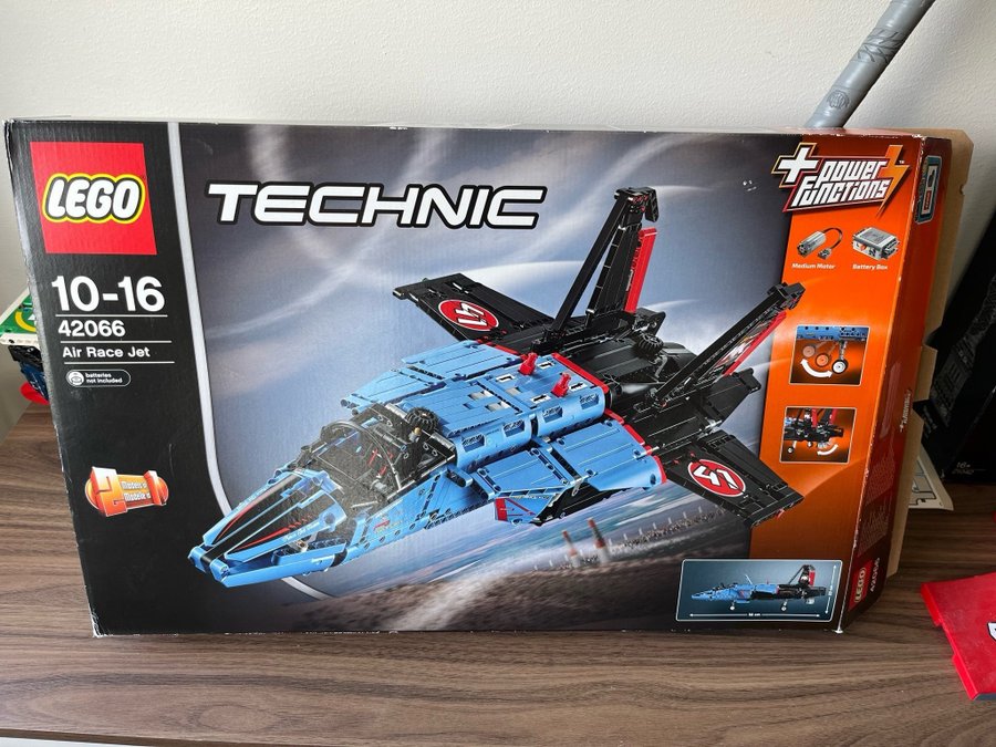 LEGO Technic 42066 Air Race Jet