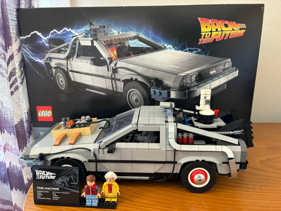 LEGO Back to the Future DeLorean Time Machine 10300