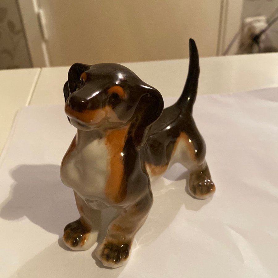 VINTAGE LOMONOSOV IMPERIAL RUSSIAN PORCELAIN DACHSHUND DOG-STAMPED MADE IN USSR