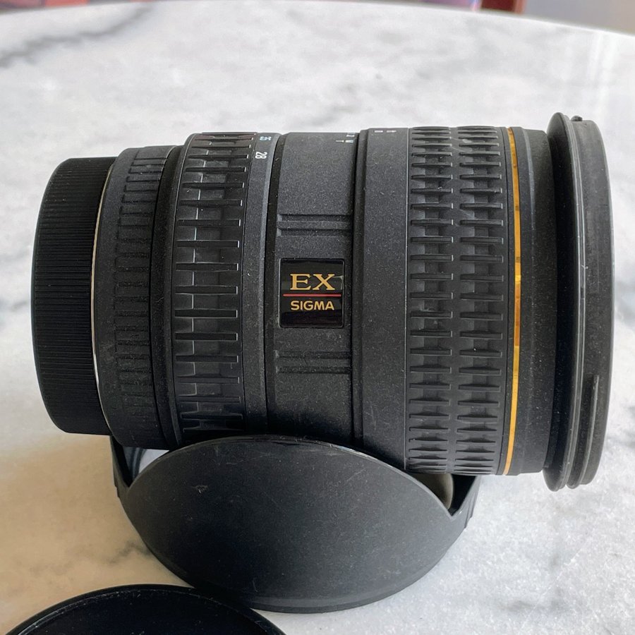Sigma Canon EF 28-70mm f28 EX Aspherical + Lens Hood