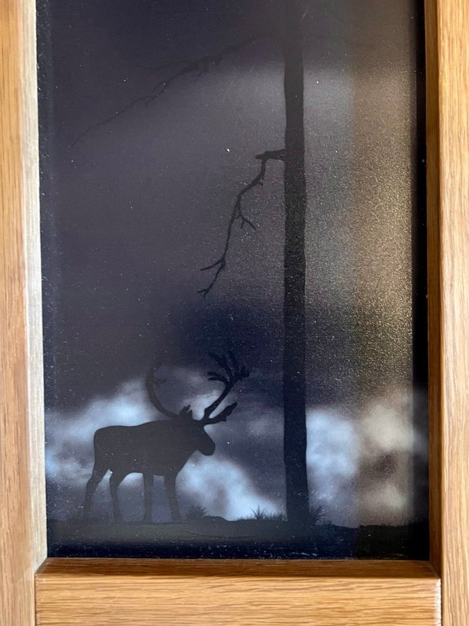 Unik Vägglampa med Glas  Ekram / Svenskt Hantverk Naturmotiv älg vid tall