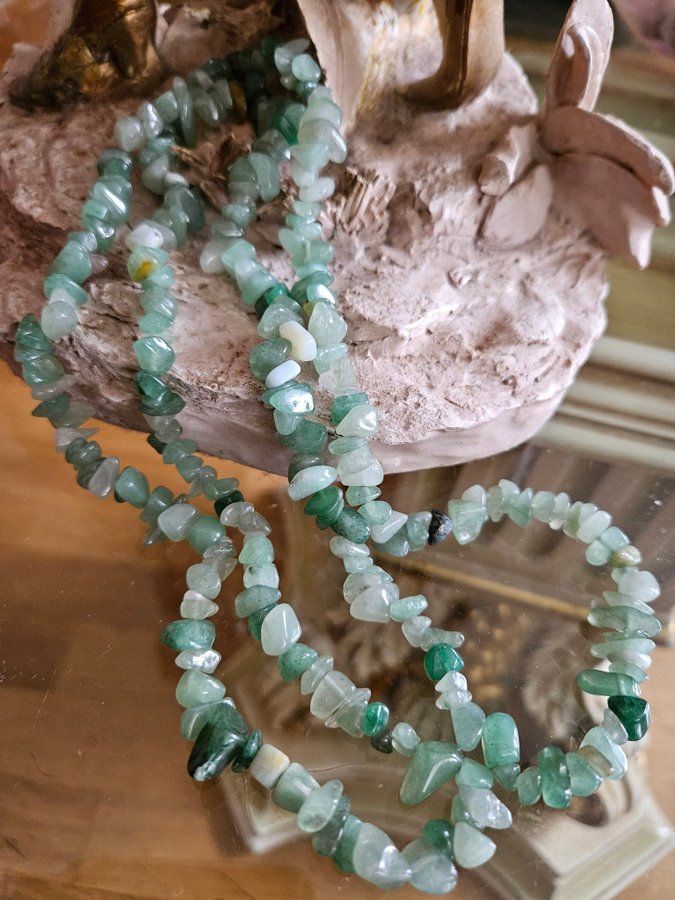 Halsband av Aventurine