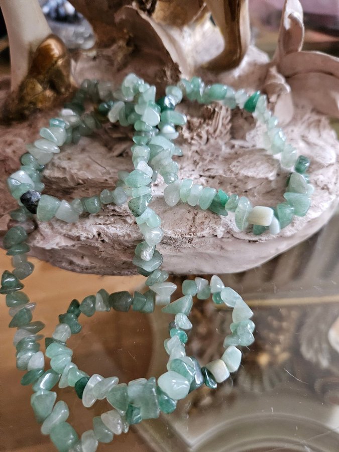 Halsband av Aventurine