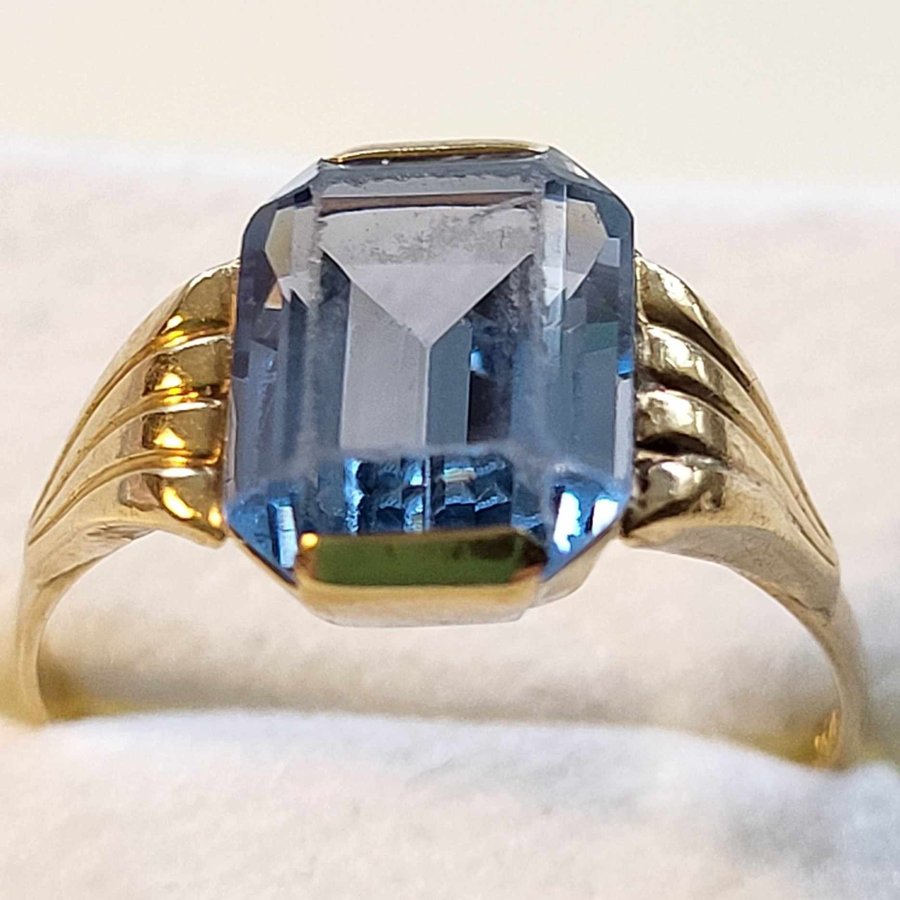 Så vacker äldre (1953) 18k guld ring med blå sten akvamarin? 18 mm 234 gram