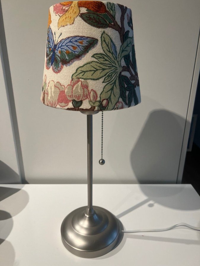 LAMPSKÄRM/ TYG Från SVENSKT TENN / GP  J BAKER / MAGNOLIA