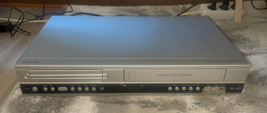 PHILIPS DVP3350V/02 - DVD/VCR PLAYER/VHS RECORDER