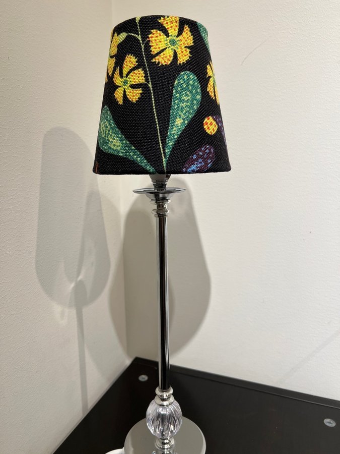 LAMPSKÄRM TYG FRÅN SVENSKT TENN/ JOSEF FRANK / EKVATORN