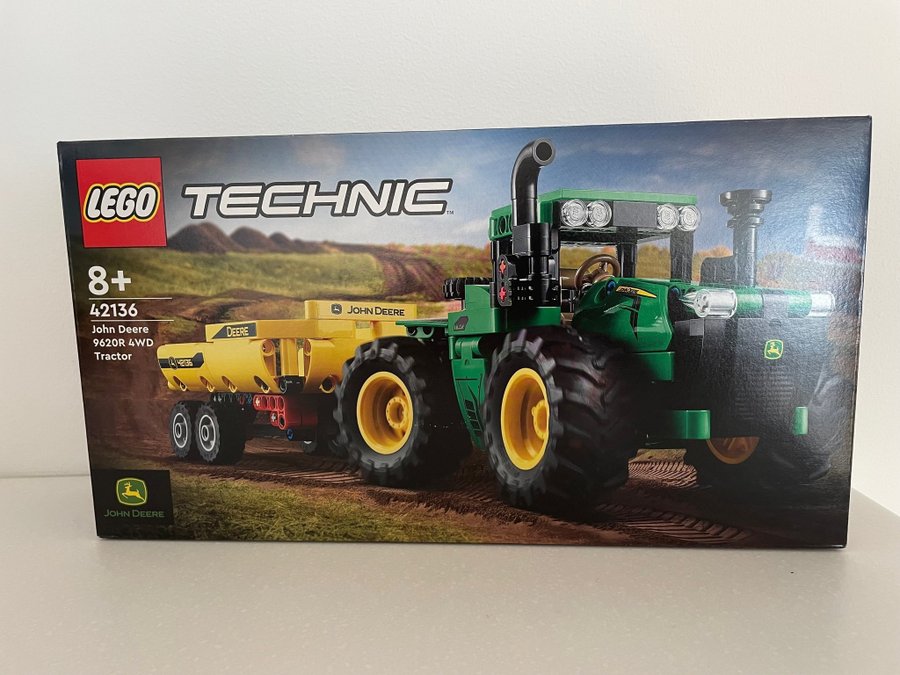 LEGO Technic 42136 John Deere 9620R 4WD Traktor