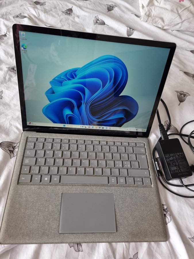Microsoft Surface Laptop 2 pekskärm
