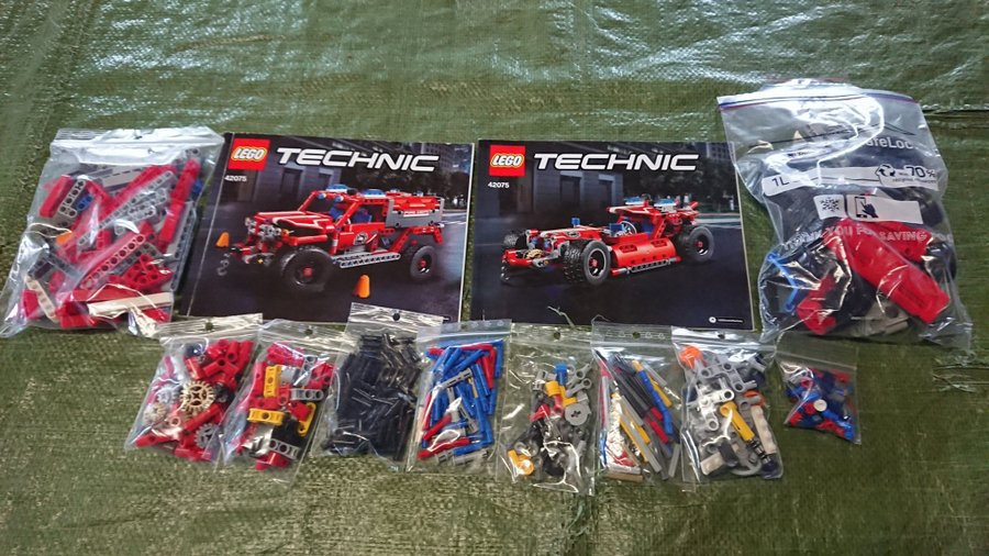 Lego Technic 42075 First Responder gebraucht guter Zustand komplett original