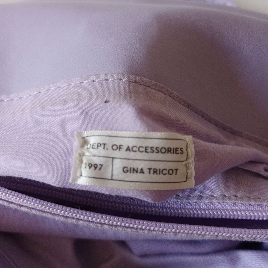 GINA TRICOT Lila HANDVÄSKA väska