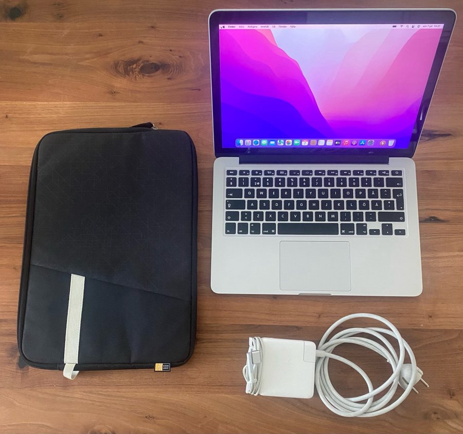 MacBook Pro 13" Retina / 27GHz i5 / 8GB Ram / 256GB SSD /