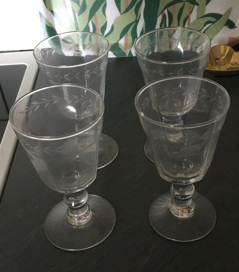 4 vackra glas från Chic Antique