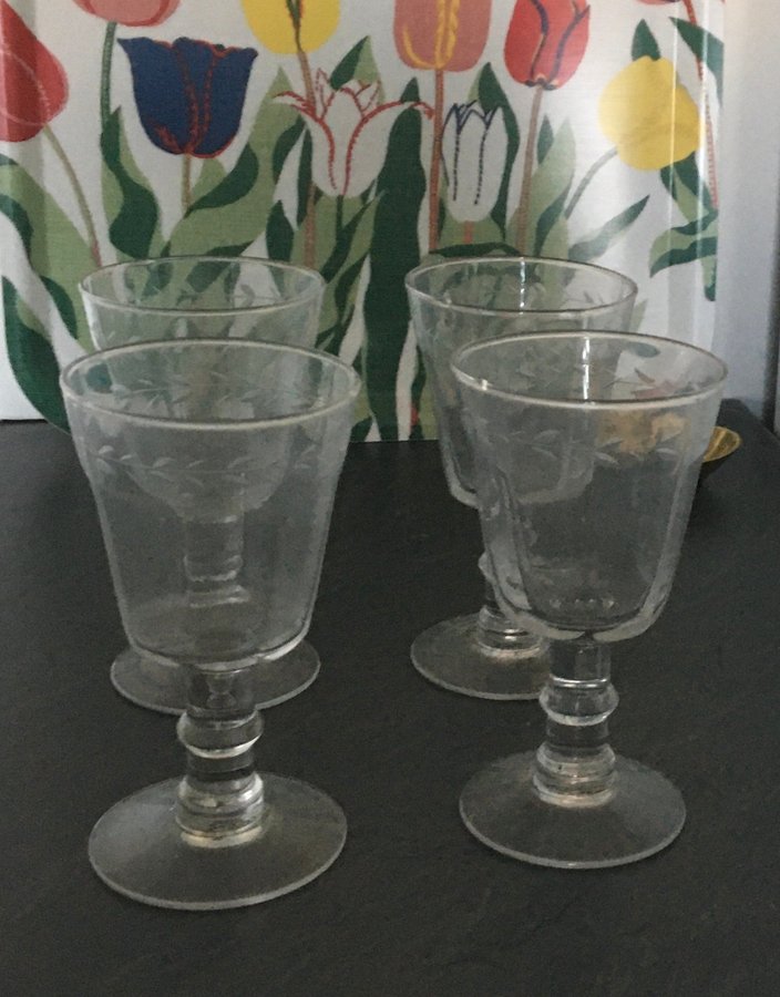 4 vackra glas från Chic Antique