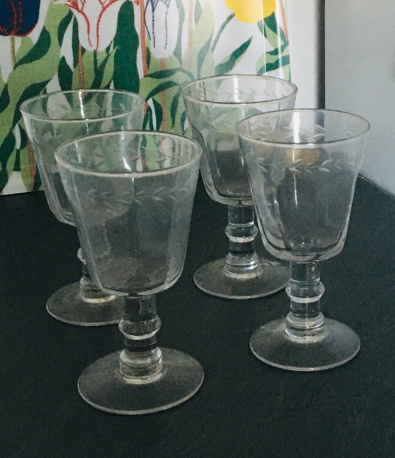 4 vackra glas från Chic Antique