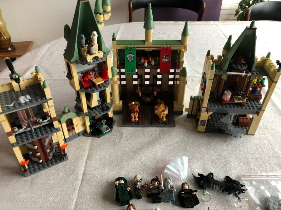 Lego Harry Potter 4842 Hogwarts Castle från 2010