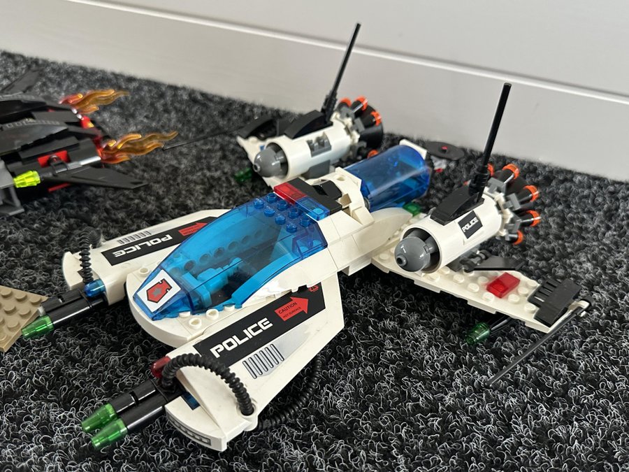 Hyperspeed Pursuit - 5973 - Lego Space Police III