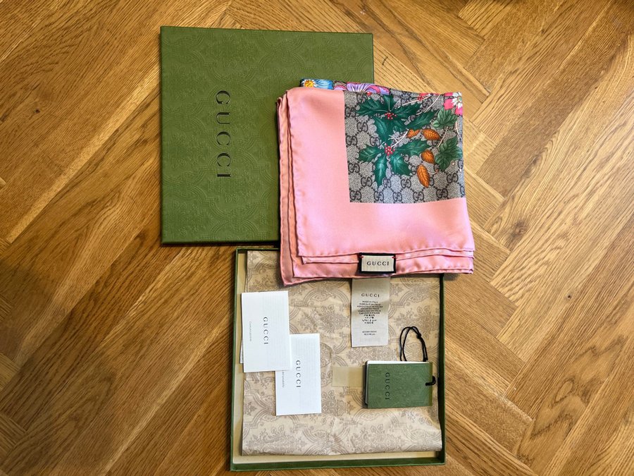 Gucci GG FLORA PRINT SILK SCARF