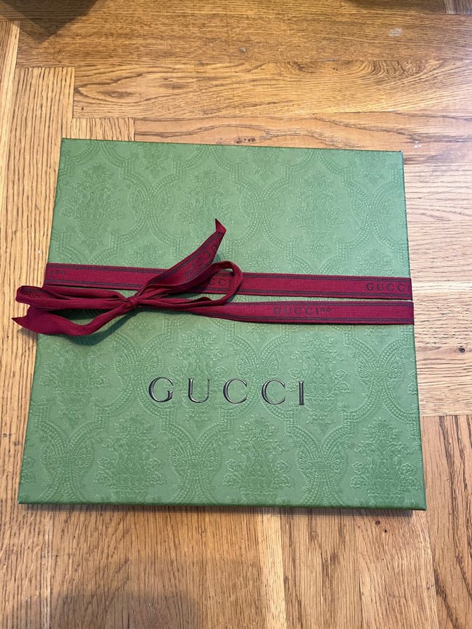 Gucci GG FLORA PRINT SILK SCARF