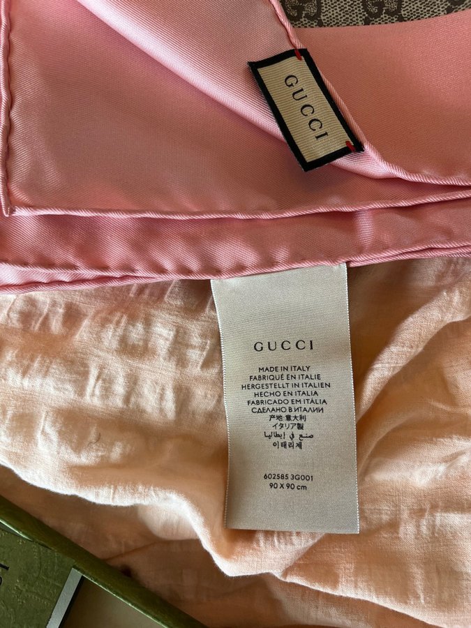 Gucci GG FLORA PRINT SILK SCARF