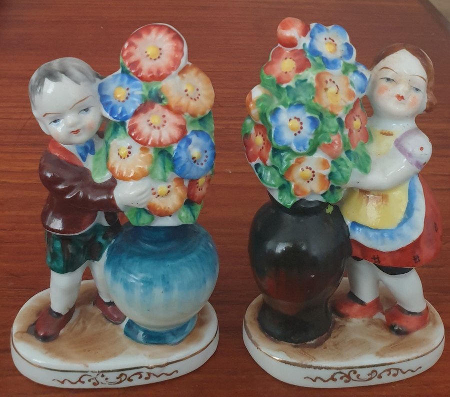 Par vaser made in Japan Pojke Flicka blommor figurin vas vintage