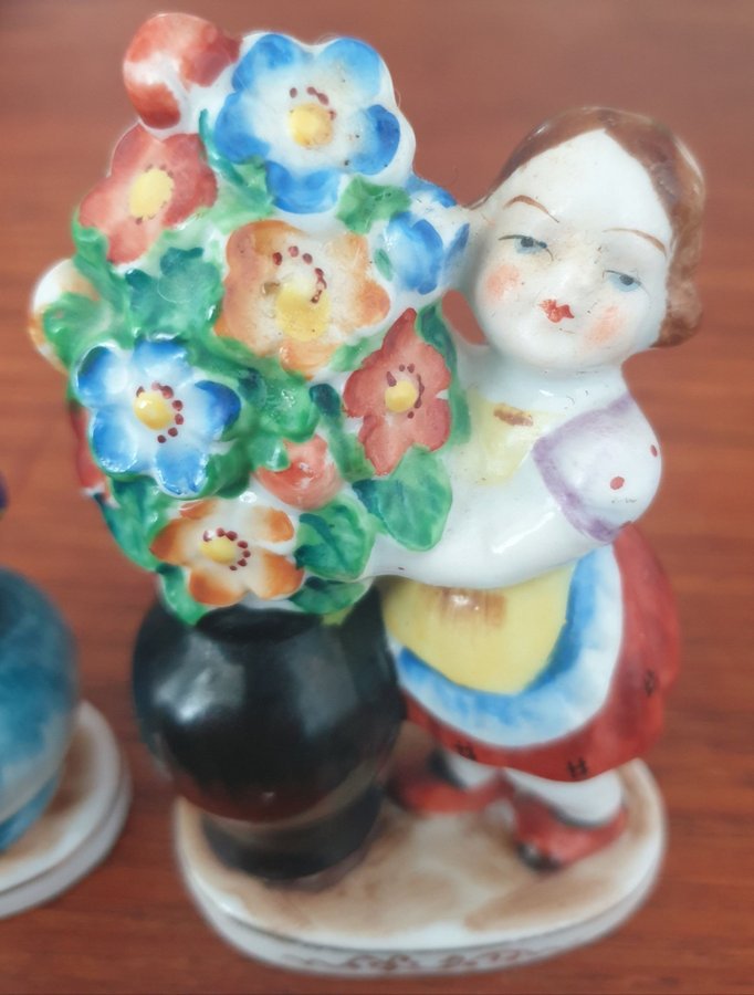 Par vaser made in Japan Pojke Flicka blommor figurin vas vintage
