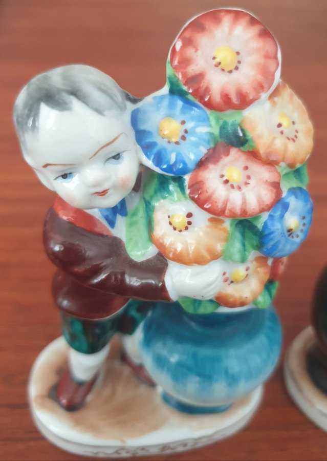 Par vaser made in Japan Pojke Flicka blommor figurin vas vintage