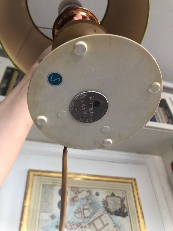 Bordslampa mässing antik AB Armaturhantverk sidenskärm retro