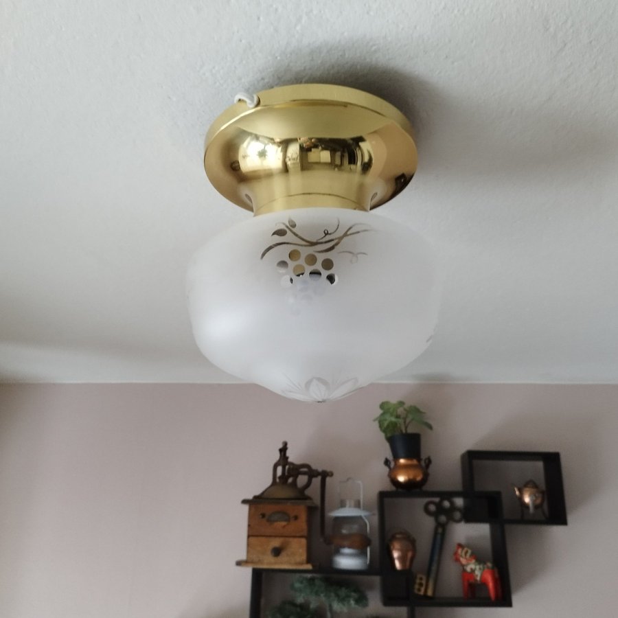 PLAFOND retro vintage Jugend stil i unik mönsterform glaskupa och mässing