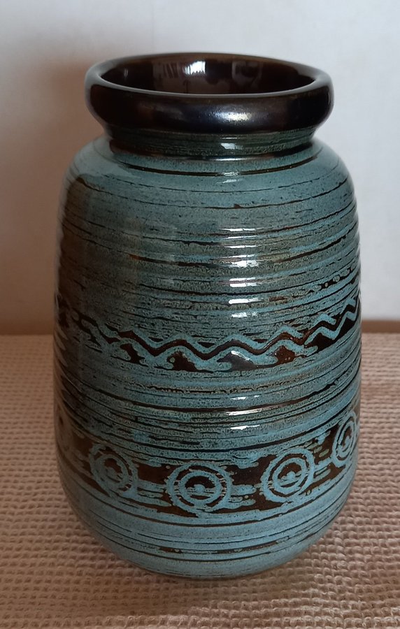 Vas från Strehla keramik DDR vintage retro nostalgi