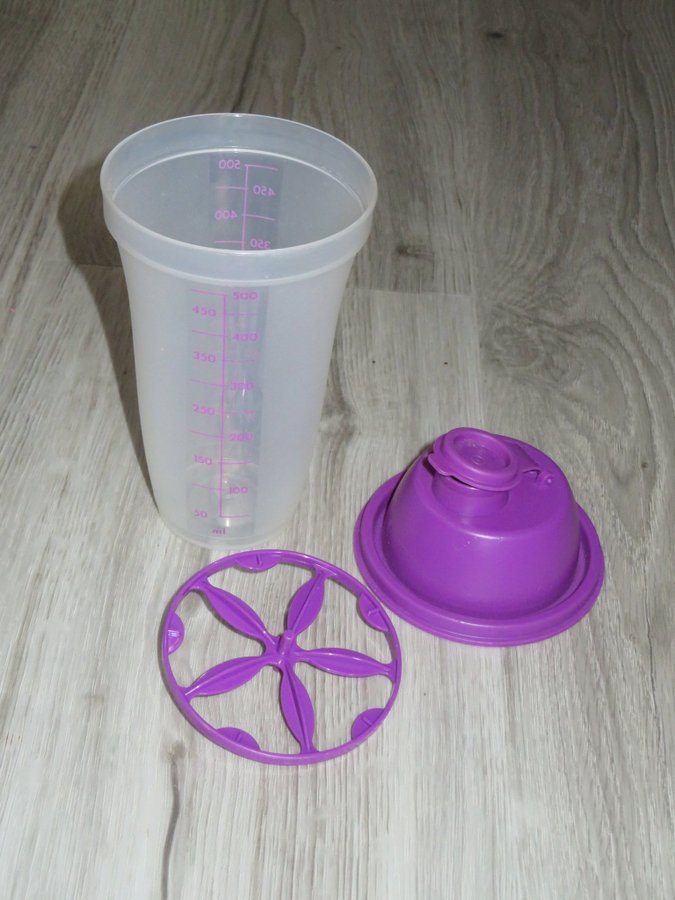 Tupperware Easy Shaker 500 ml till såser vispgrädde etc mycket fint skick