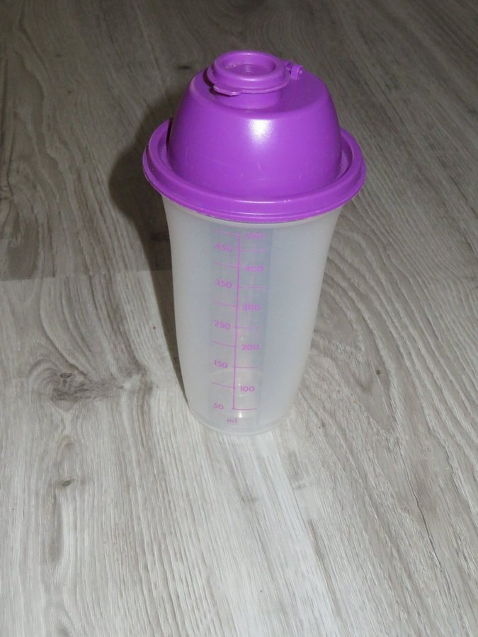 Tupperware Easy Shaker 500 ml till såser vispgrädde etc mycket fint skick