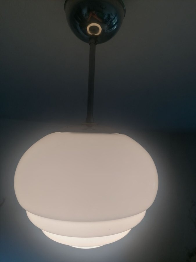 Takpendel Art deco Lampa Opalglas Bikupan 40 50-tal Retro