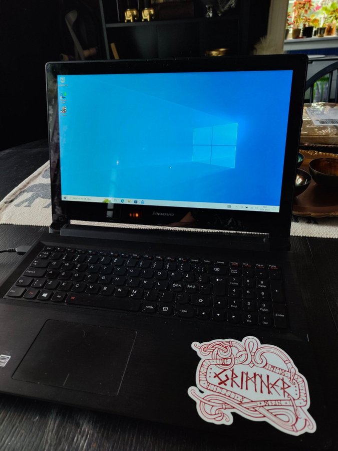 Lenovo Flex Touchscreen Laptop - Windows 10