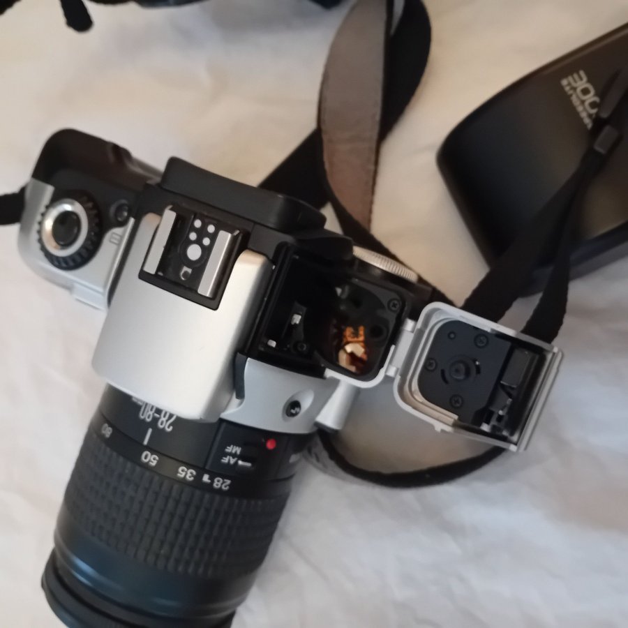 Nästa helt ny Canon EOS IX7 med objektiv kameraväska