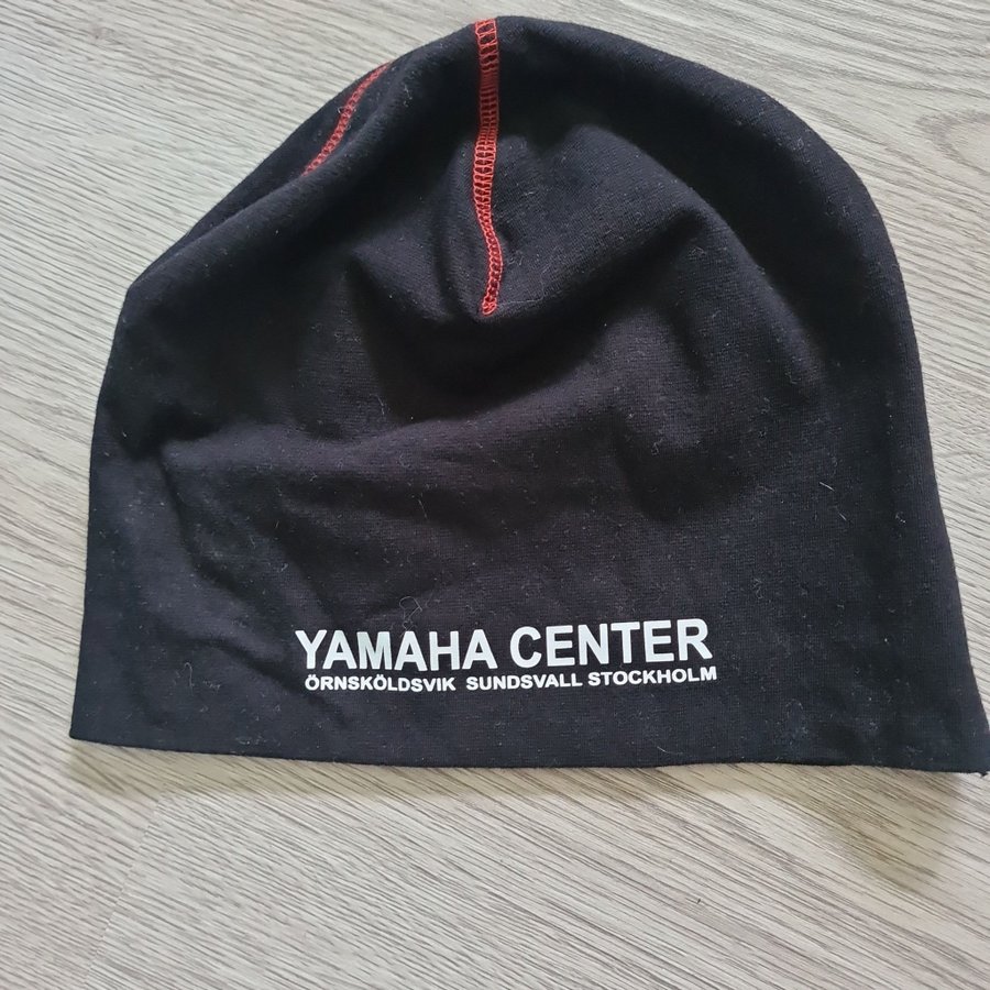 Yamaha svart mössa