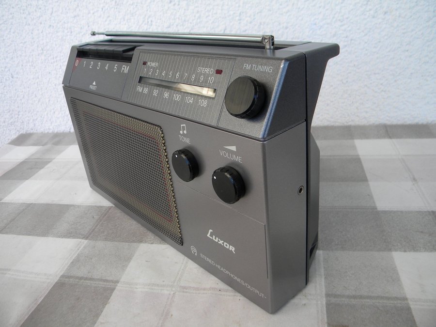 Transistorradio - Luxor - FM - Radio - Transistor - 1987 - Type: 9151