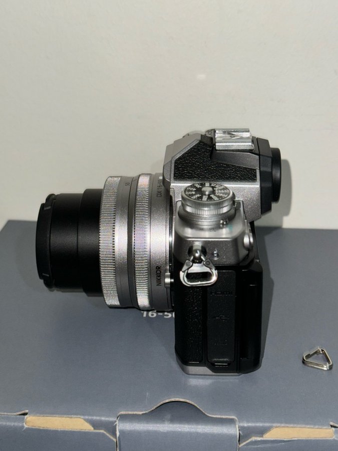 Nikon Z fc Ny i kartong