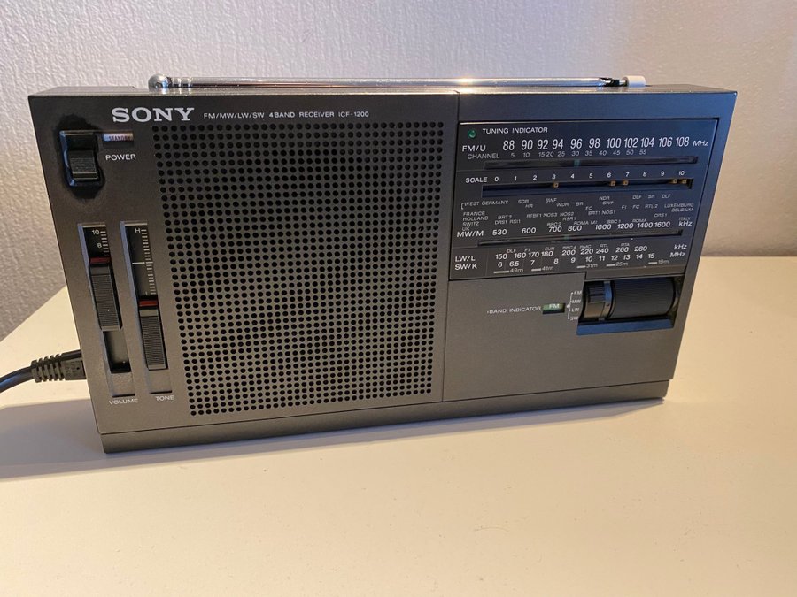 Vintage Sony - ICF 1200 Bärbar radio