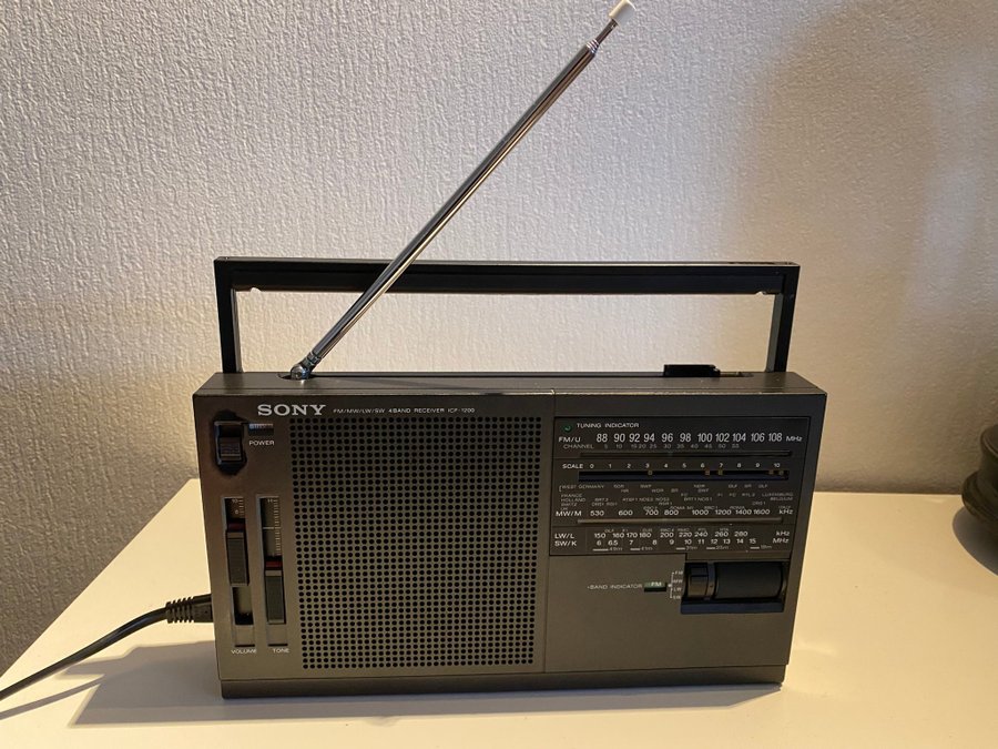 Vintage Sony - ICF 1200 Bärbar radio