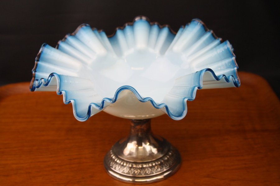 "Krusskål" i glas på nysilverfot 1920-30 tal