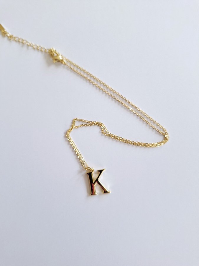 Halsband med bokstaven "K" NYTT!