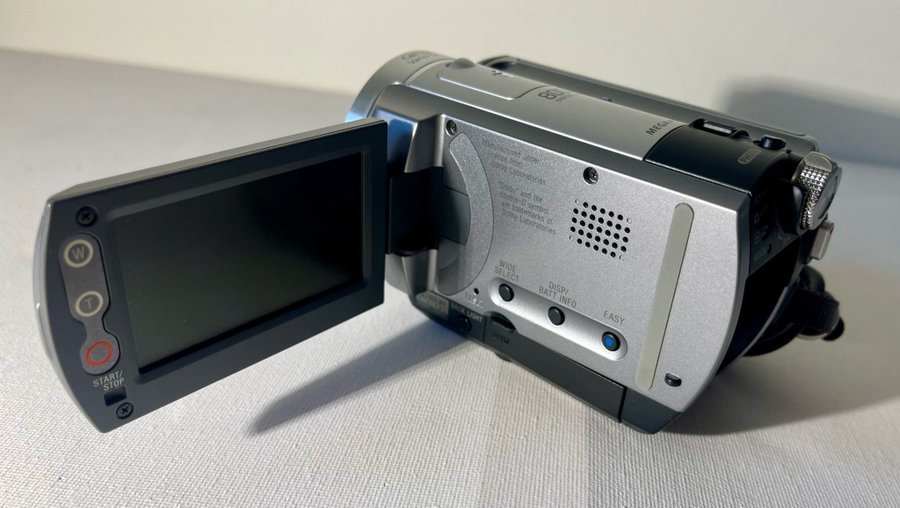 Sony Handycam DCR-SR50E 30GB - Digital Videokamera inkl tillbehör