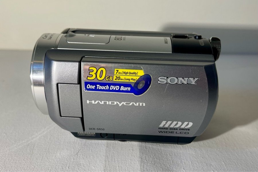 Sony Handycam DCR-SR50E 30GB - Digital Videokamera inkl tillbehör