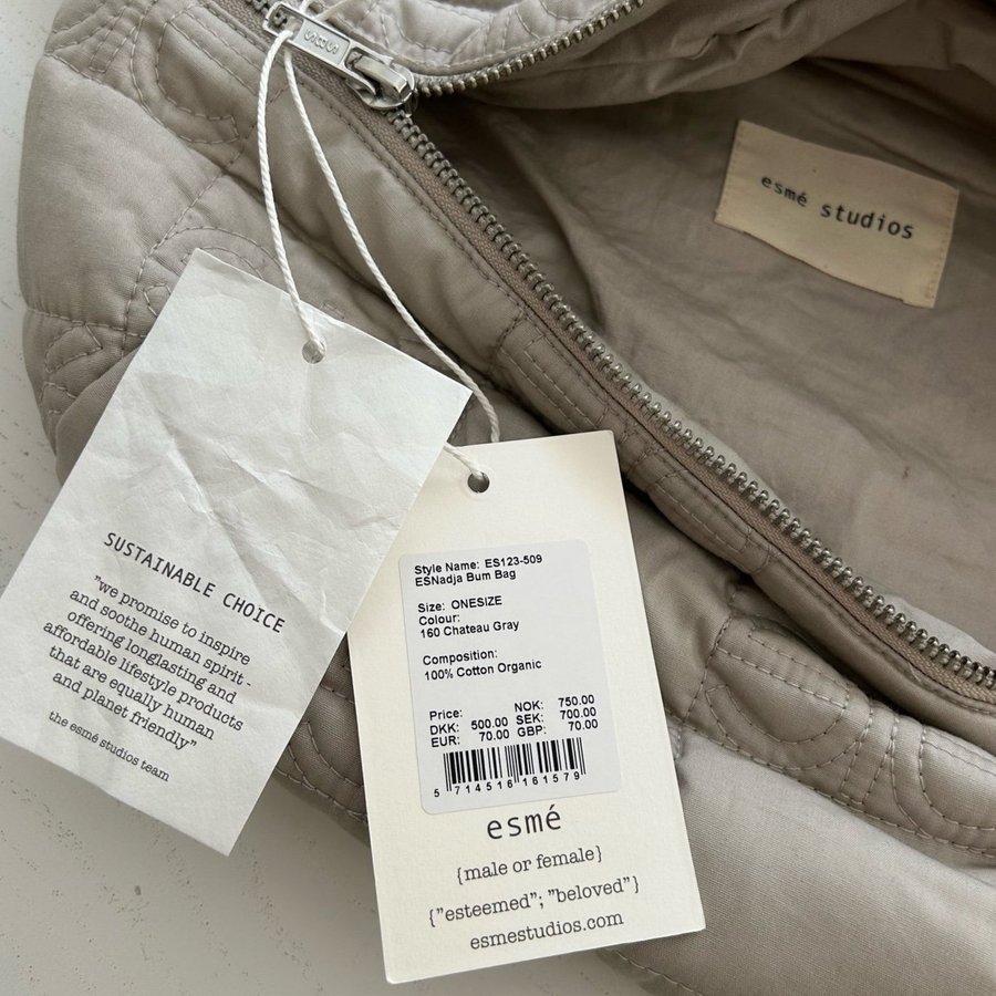 NY väska från Esme studios bum bag märke trend grå beige shoulderbag oanvänd