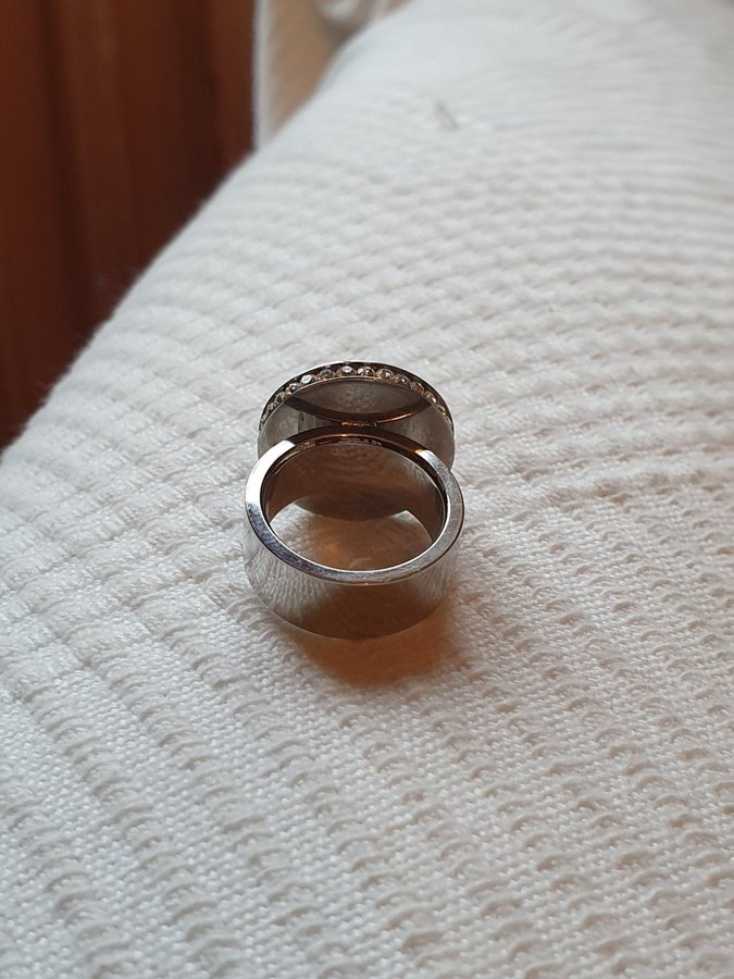 Edblad ring med stenar storlek 168