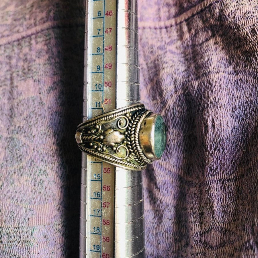 Blå topas i filigran-mönster ring strl 65 silver 925