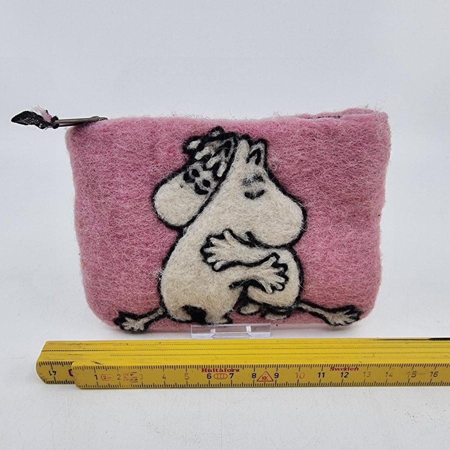 Mumin plånbok / börs - 100% ull - Klippan - MOOMIN PINK LOVE - Mumintrollen